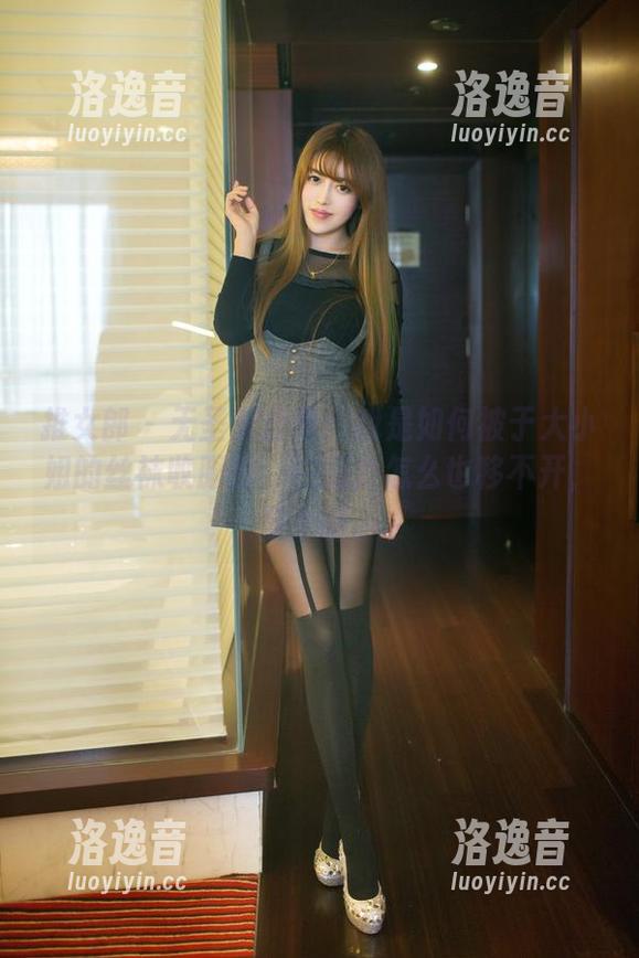 推女郎 - 无圣光合集：我是如何被于大小姐的丝袜收服的，注意力怎么也移不开，是个谜。