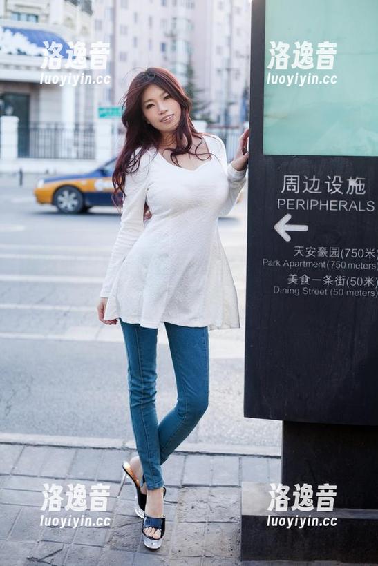 推女郎-易阳 推女郎 - 易阳和丝袜的搭配,居然能免费拍成照片