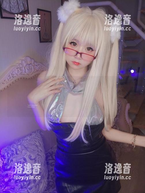 这不是白丝的合集，那是“摇摇乐yoyo”的精致美图，全都被吸引住了，眼睛都开始发光！