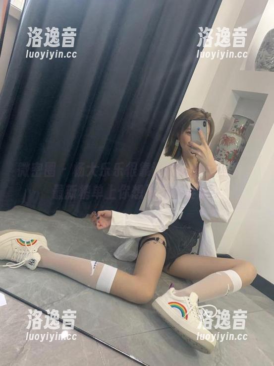 杨大乐乐很靠谱 微密圈 - 杨大乐乐很靠谱的职业装写真,最新榜单上你想不到的姿势!