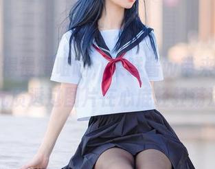 原图值得慢慢咀嚼，果咩酱w带来的杨贵妃气质透过图片在心底轻轻荡漾。