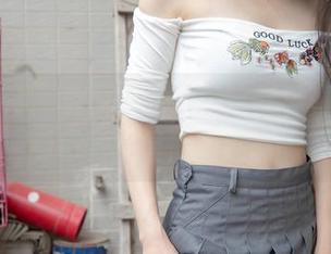 梦丝女神 – 莹仙女的美足定制写真，怎么看都觉得显得特别抓人
