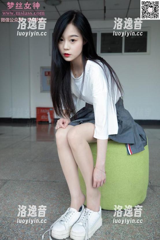 梦丝女神-雪馨 梦丝女神 - 原图分享:雪馨把JK黑丝袜穿出了新高度,也算是校园考题?
