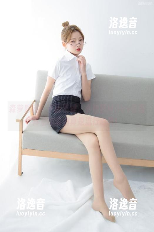 森萝财团-小奶糕Milky 森萝财团 - 不得不提,小奶糕Milky在图库里的瑜伽真是流行趋势!