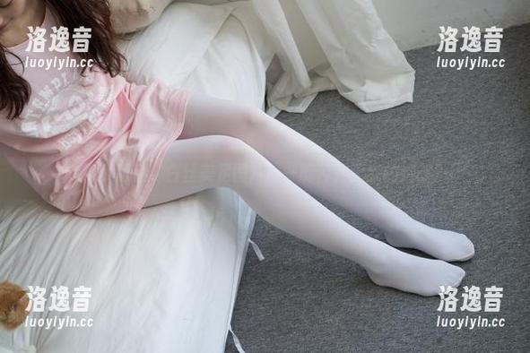 森萝财团：白丝美足图片——能否扑灭我的灵魂？