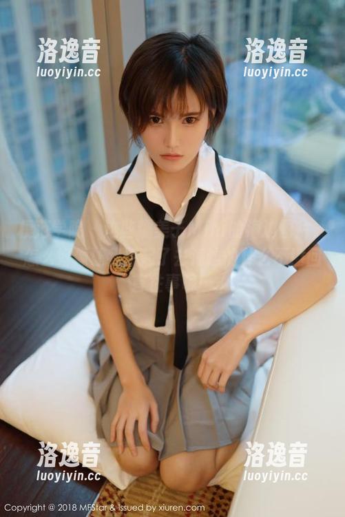 模范学院 - 这些糯美子Mini的海边图片，怎么好像让我想起了去海边的什么不堪回首往事呢…