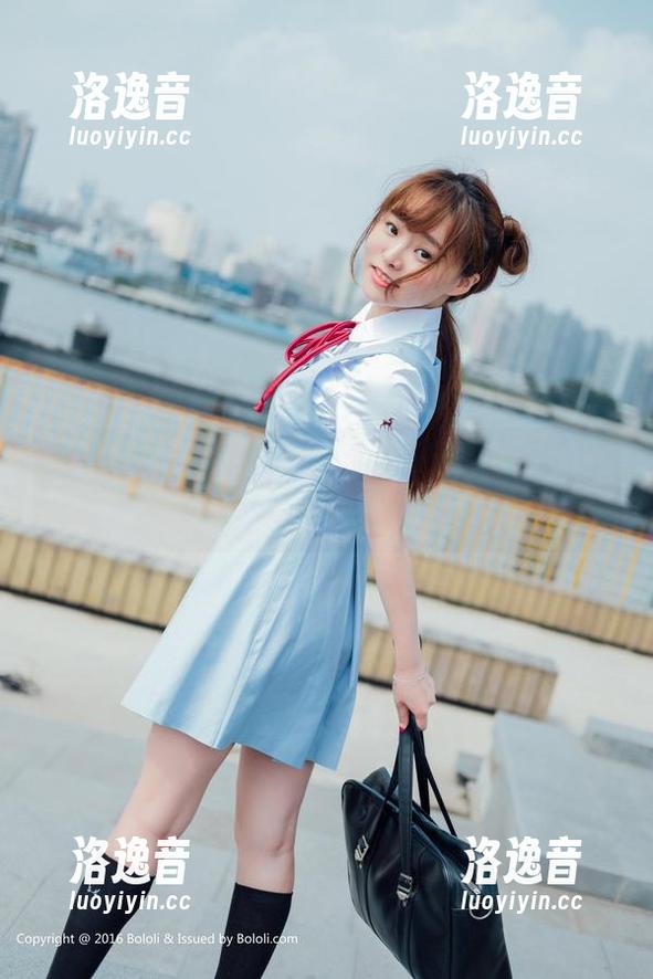 波萝社 - 原图有何玄机？“王语纯”的女孩图包让人舍不得转身离开