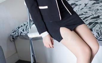 爱蜜社 – 独特vs寻常，李李七七喜喜的私拍写真打破常规