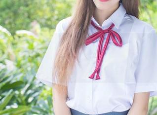 爱蜜社 – 石心琪的新画风：美图来自修女的非主流时刻，随便下载吧