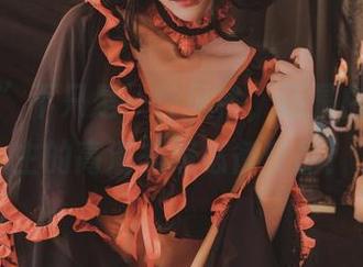 “眼镜”不只是一种风格，还是白易子教主的高清美照必备良品！