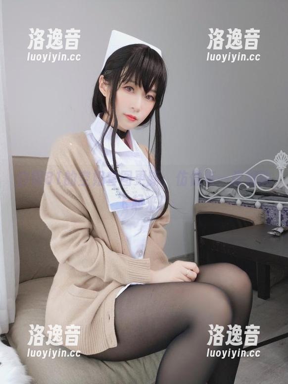白银81 白银81的空姐套图更新,仿佛每一张都能飞起来!