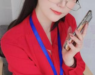 说正经的，白银81的这个通讯官写真集，内容好像跟名字不太符合啊？