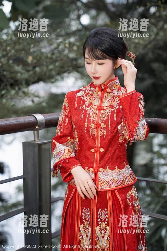秀人网-养乐多Doll 秀人网 - 养乐多Doll的私房写真:她有个秘密…但信不信由你了!