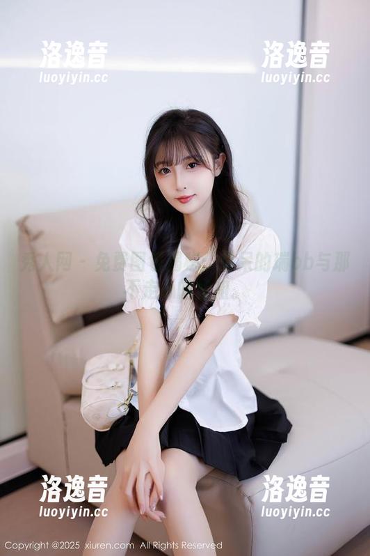 秀人网-呆呆的瑞bb 秀人网 - 免费图包揭秘:呆呆的瑞bb与那不走心的姐姐。