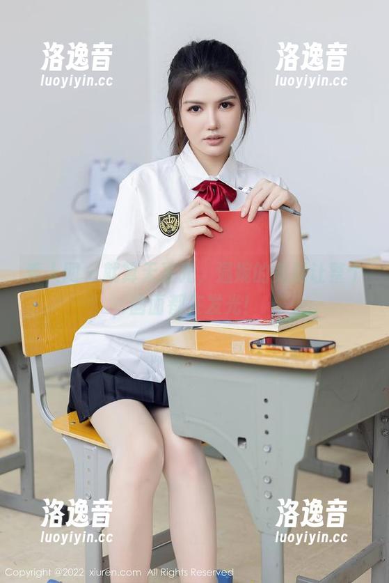 秀人网 - 就算无圣光，温妮的美腿让整个画面都在发光！