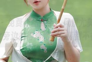 秀人网 – 免费作品到手，风景尤美在校园美女旁边拍得真绝，羡慕到不行！