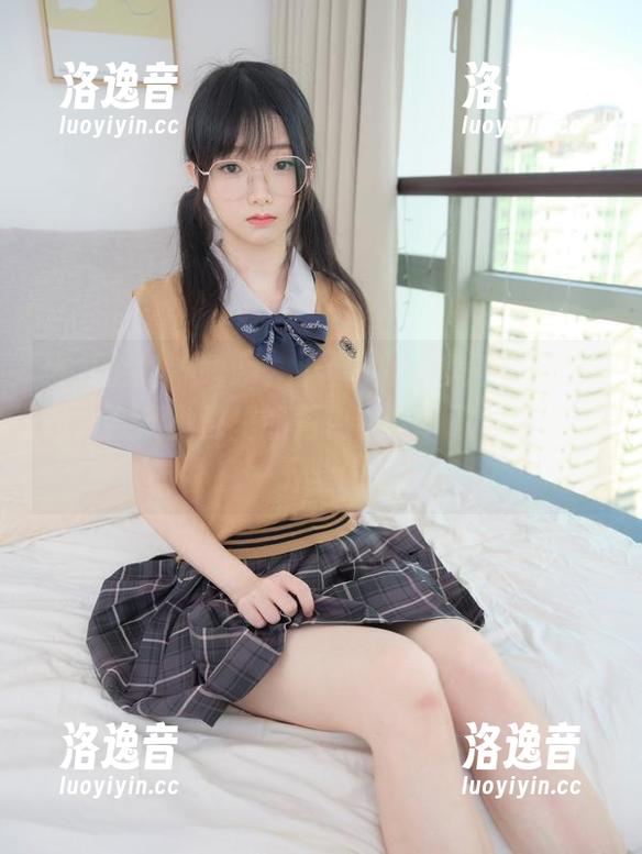 紧急企划-小枫 紧急企划 - 嘻嘻,小枫的女生写真让我联想到金庸小说里的角色,快下载一份给我补充一下业内知识!