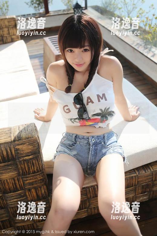 美媛馆-于大乔 美媛馆 - 状态在线的于大乔黑色私拍,看看这原图,我的瞳孔一缩一缩的。