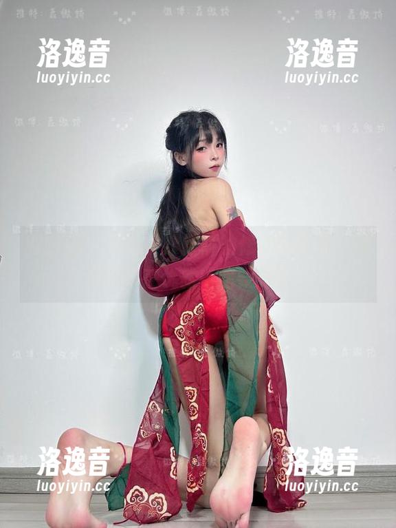 聂傲娇 微密圈 - 更新!聂傲娇的修女写真集,教你如何在优雅中暗藏野性。
