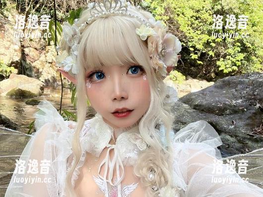 自闭颜球球 图片中的自闭颜球球,眼镜如同一道魔法,让我开启了“乐趣”模式!