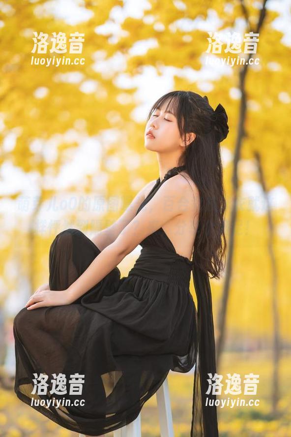 萌芽儿o0的原图曝光，百合竞技泳衣就这样怦然到隔壁了？来，分享个满足！