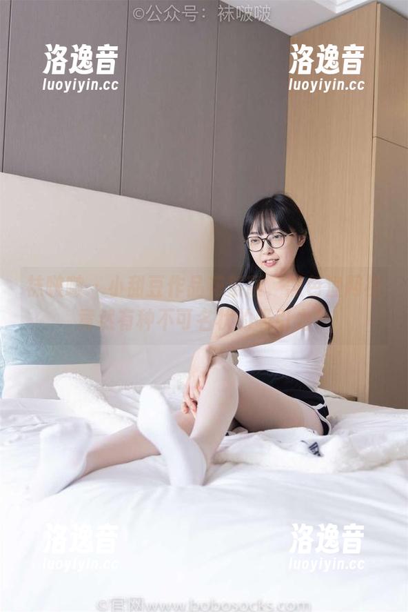 袜啵啵 - 小甜豆作品花絮版，黑色渔网袜竟然有种不可名状的吸引力？