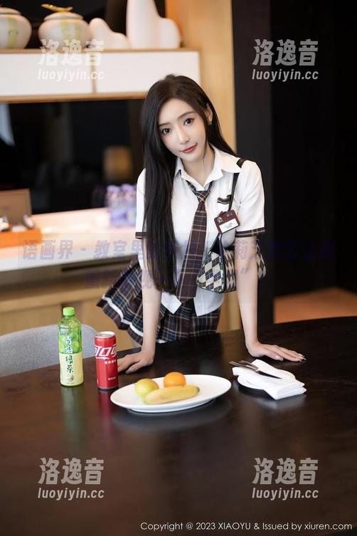 语画界-徐莉芝 语画界 - 教室里的照片,徐莉芝能否让我重新审视一下“学习”?