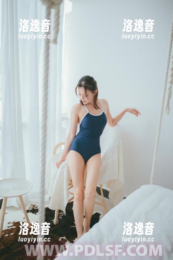 轰趴猫 - K8傲娇萌萌的奇妙丝袜写真：活脱脱一只“袜”灵精，开启你的脑洞模式！