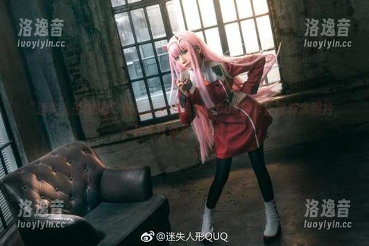 迷失人形QUQ “迷失人形QUQ”就在面前:兔女郎Cos的非正常样本照片,一片兔耳朵乱飞的狂欢!