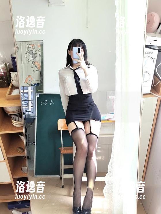阿九从不咕咕(九言)逆兔：不常见的作品，值得放进网盘里慢慢欣赏。