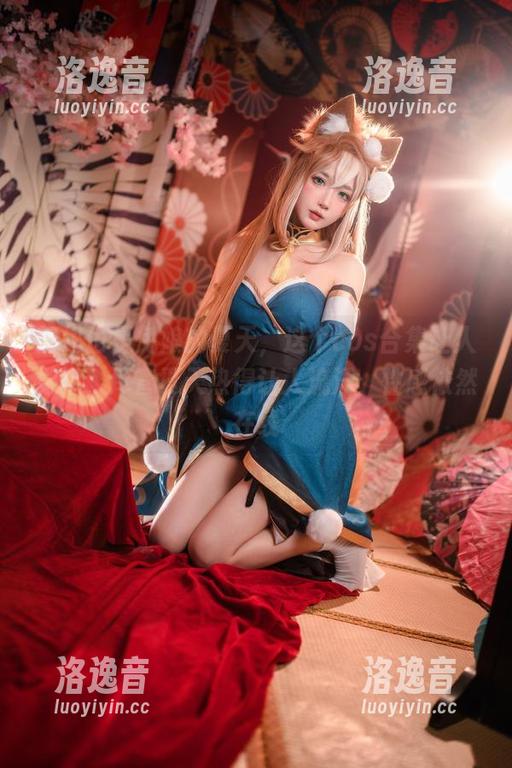 阿包也是兔娘的夏天，这个cos合集让人觉得，尽管夏天热得让人流汗，性感依然在线
