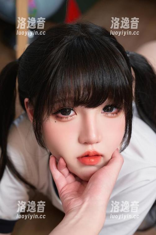 阿薰kaOri 高清cos展示,阿薰kaOri的银镜伊织,真敢把我这么无情无义地往亮面上反射...