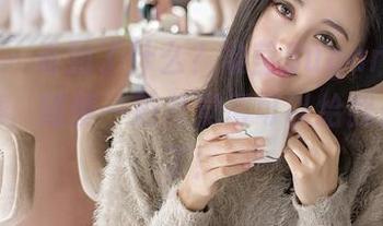青豆客 – 看到了什么？梁莹Sugar的裸足作品集，随便一拍我觉得可以给我开场秀了！