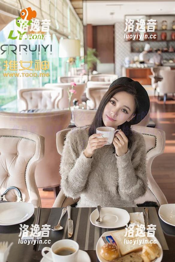 青豆客-梁莹Sugar 青豆客 - 看到了什么?梁莹Sugar的裸足作品集,随便一拍我觉得可以给我开场秀了!