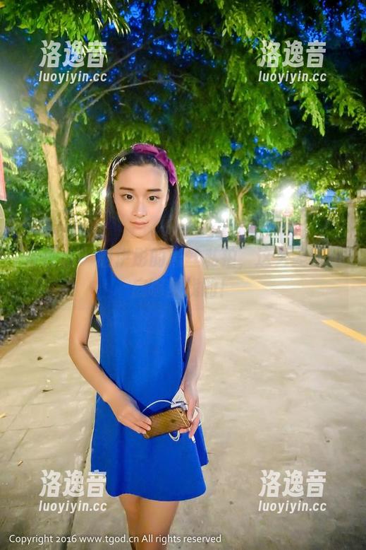 青豆客-赵伊彤 青豆客 - 赵伊彤的黑丝私拍,这么美图到底哪里找的!