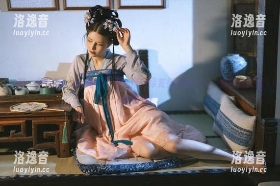 鹿八岁baby 唉,鹿八岁baby这么一弄,室内绿变得好吸引人,都怪这完美的图片!